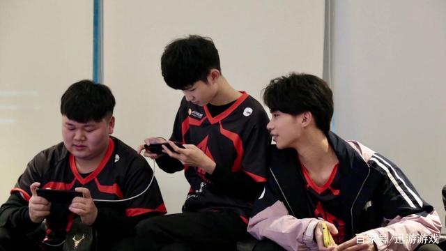 1xBit体育中国官网-风暴之眼在王者荣耀国际版赛事中连下两城，粉丝高呼其名的简单介绍