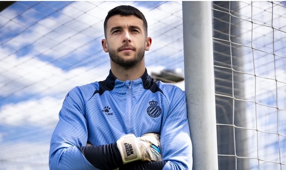 年轻球员崭露头角，为球队贡献关键进球