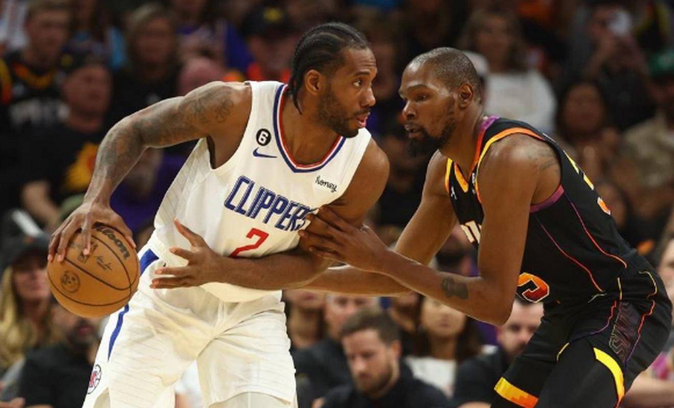 伦纳德领衔快船胜马刺,开局战役夺胜首场的简单介绍 伦纳德领衔快船胜马刺,开局战役夺胜首场的简单介绍