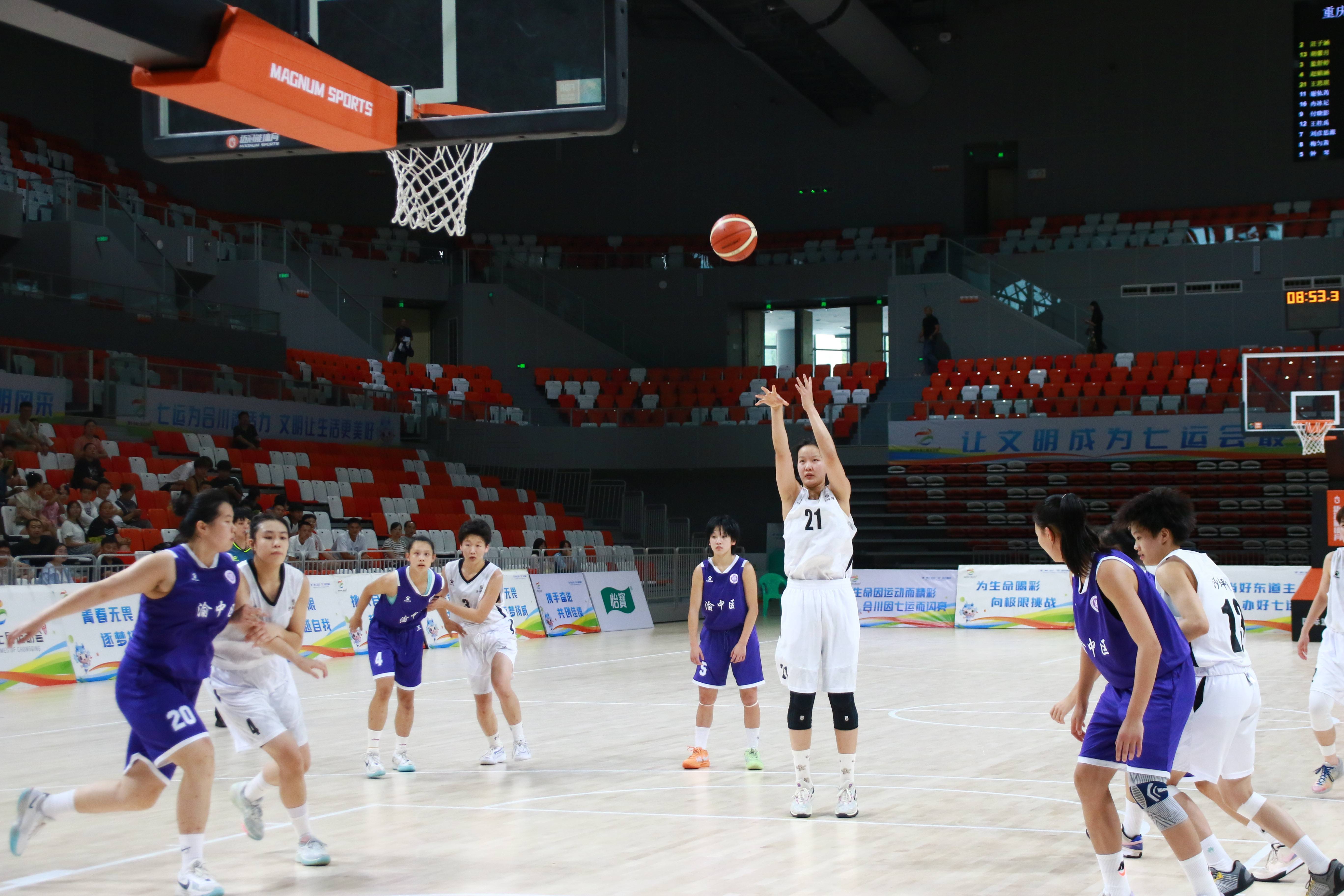 1xBit体育vip注册-体育场馆内篮球赛事精彩纷呈，现场热闹非凡