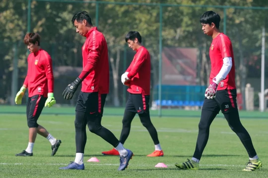 关于河北华夏幸福冲击前四，球员积极备战的信息