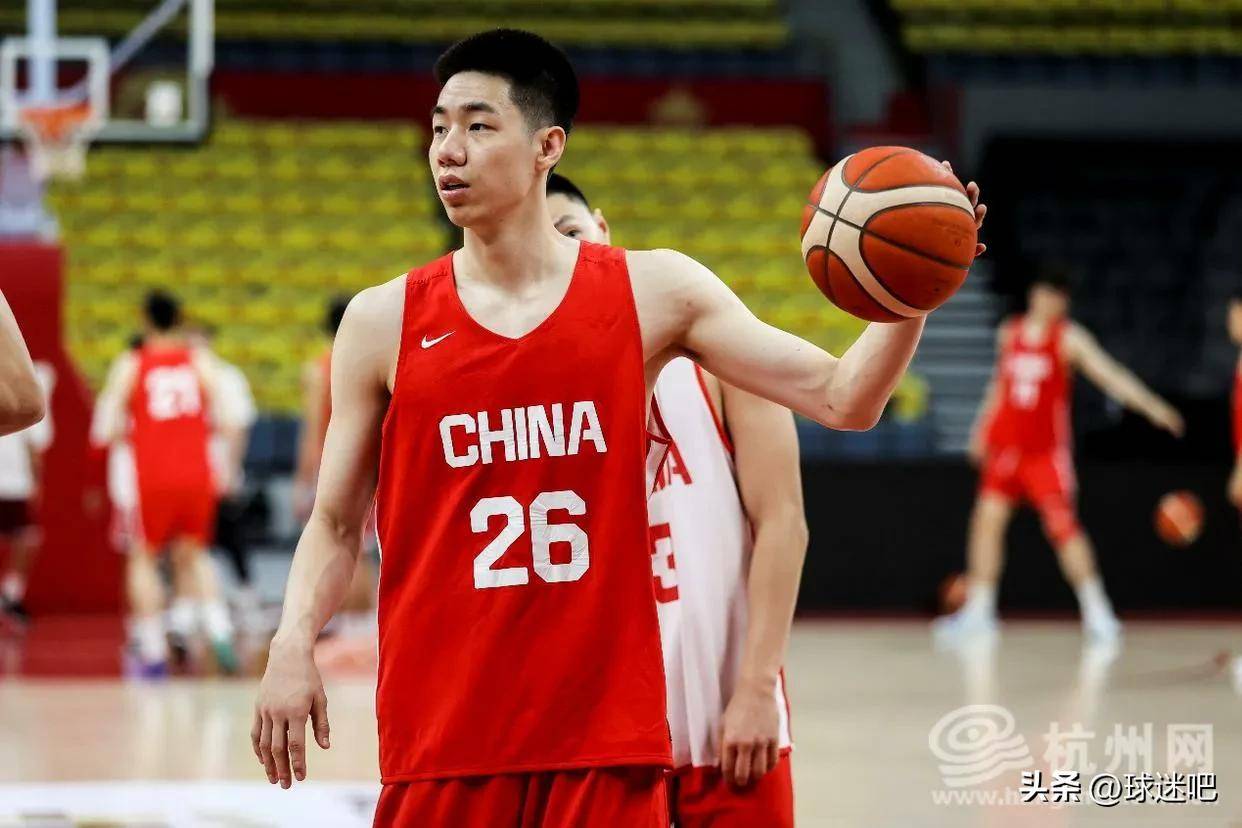 高速进攻点燃赛场,球队摘得CBA冠军桂冠,赢得赞誉的简单介绍 高速进攻点燃赛场,球队摘得CBA冠军桂冠,赢得赞誉的简单介绍