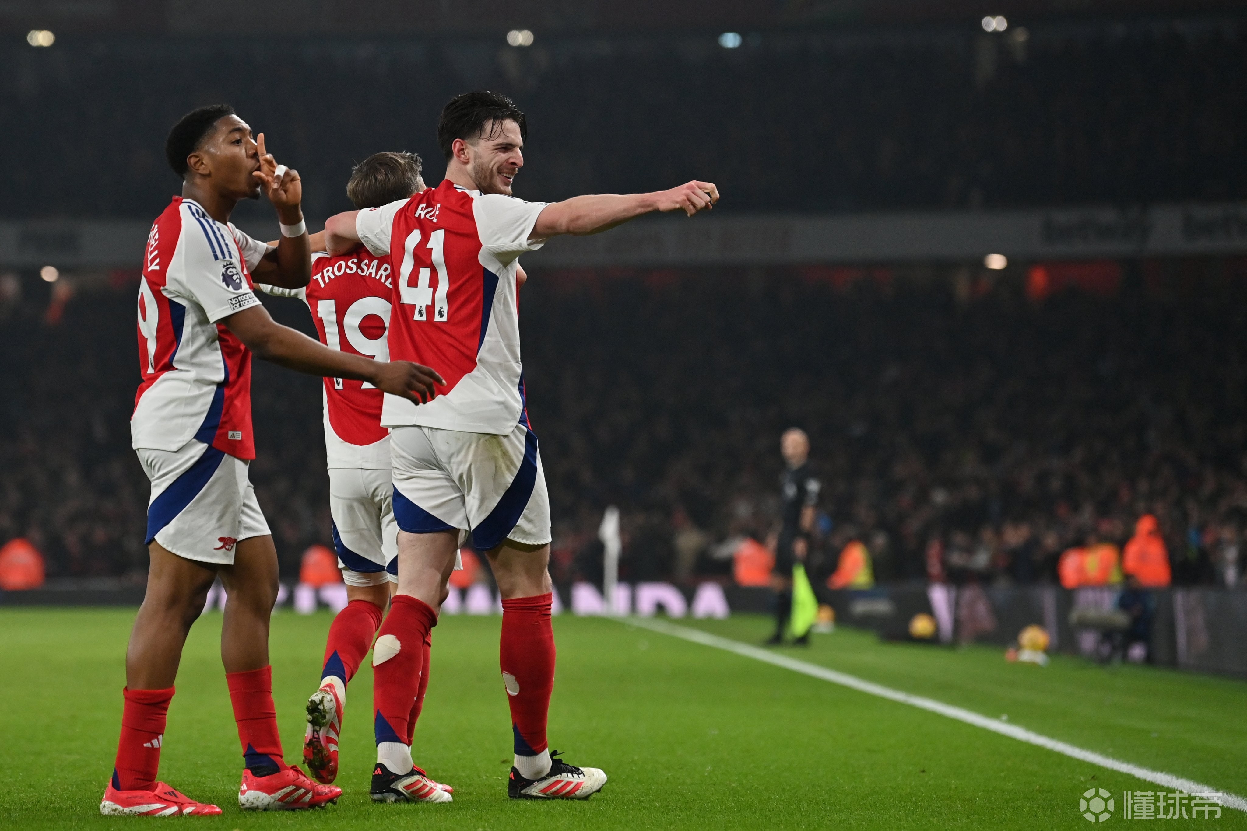 1xBit体育馆-阿森纳球迷期待球队在下一场比赛中发挥出色