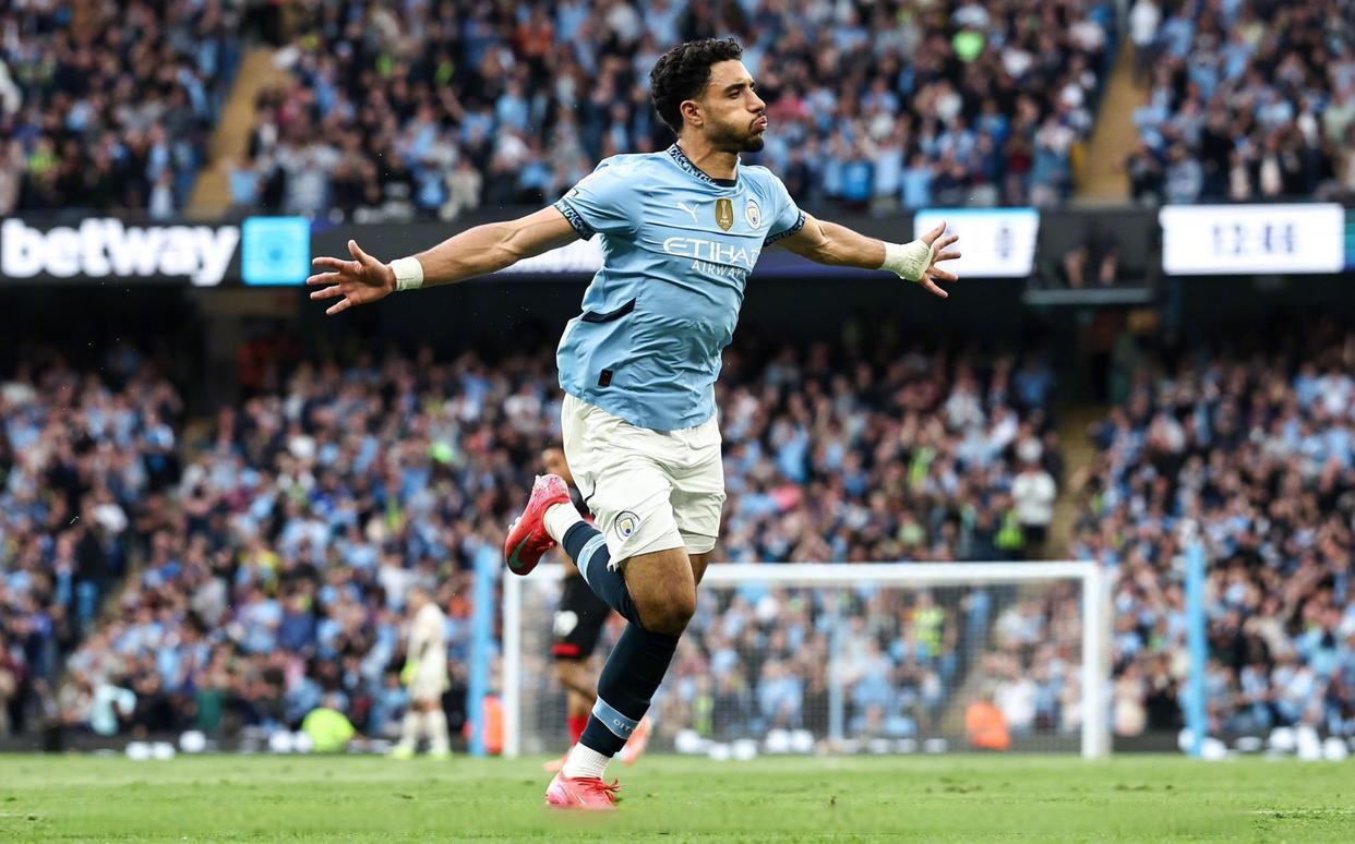 1xBit体育官网-曼城客场表现出色，领先小组积分