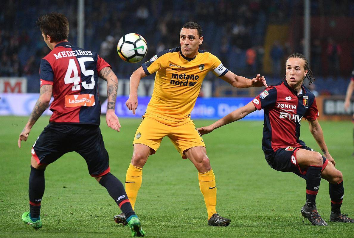 包含意甲比赛中出现“黑马”球队，强势突围的词条