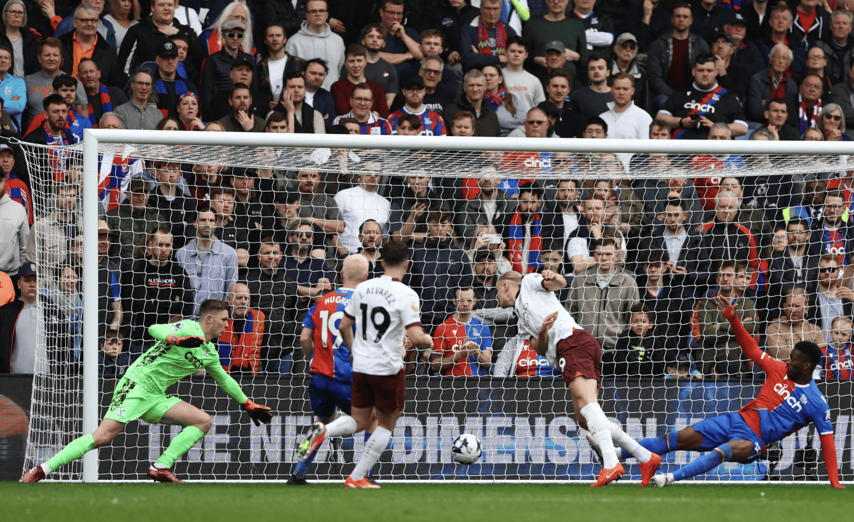 1xBit体育官网-曼城连胜告终，遇上强劲对手