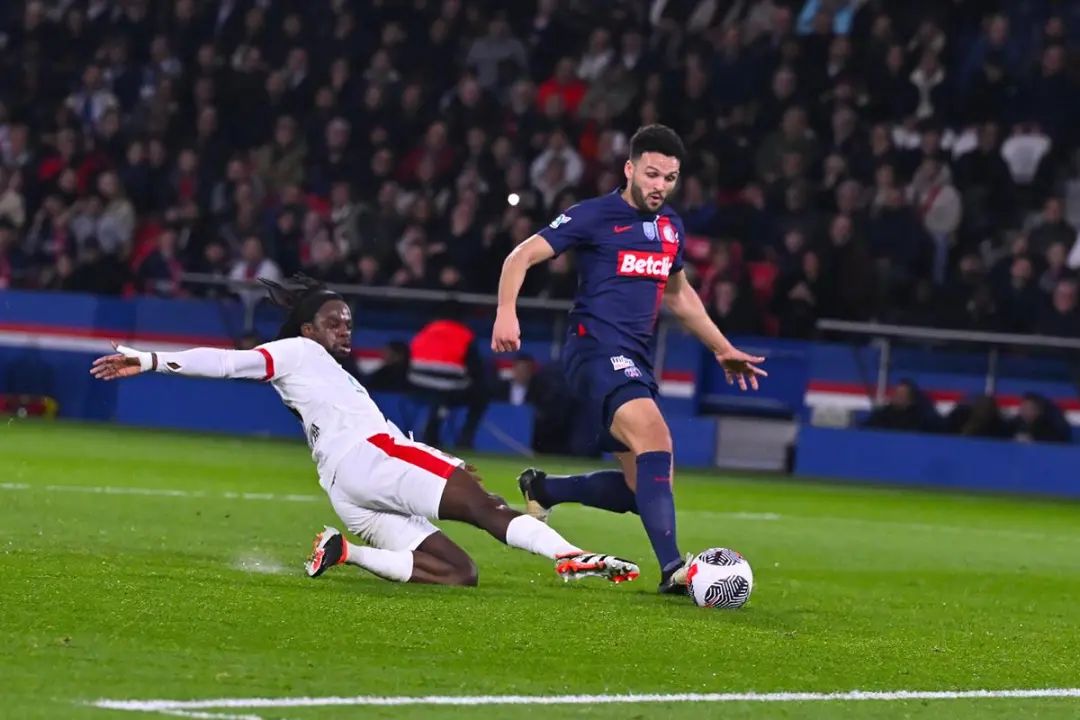 包含蒙彼利埃在主场豪取胜利,法国联赛状况良好的词条 包含蒙彼利埃在主场豪取胜利,法国联赛状况良好的词条