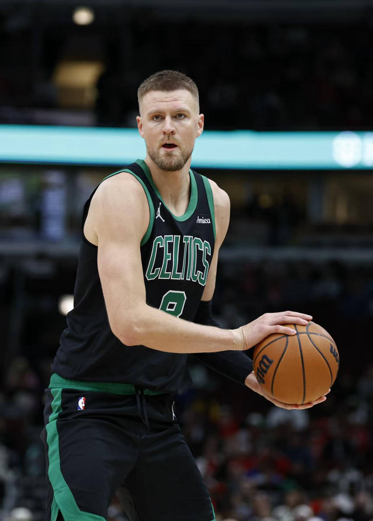 凯尔特人连胜延续，篮网惊险击败黄蜂