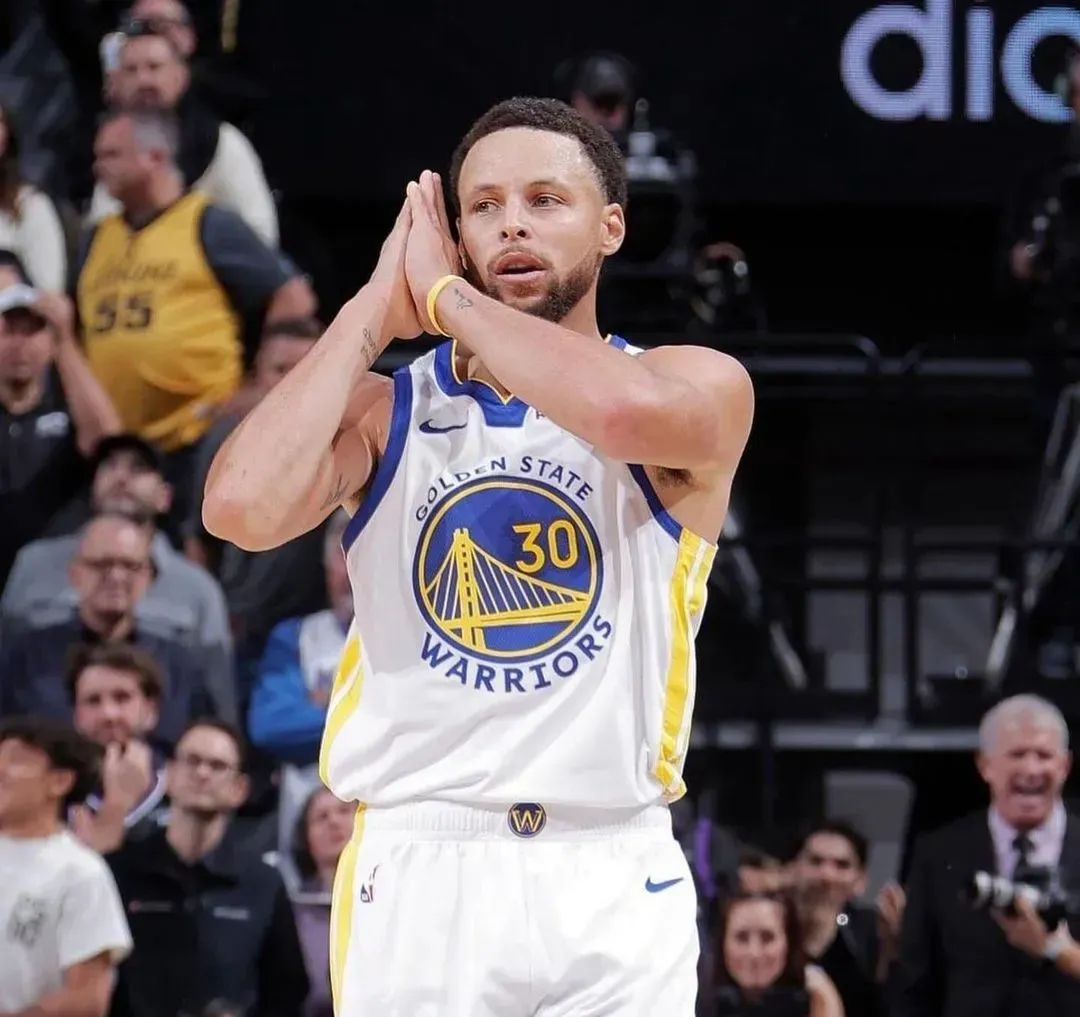 猛龙逆转火箭，库里效率