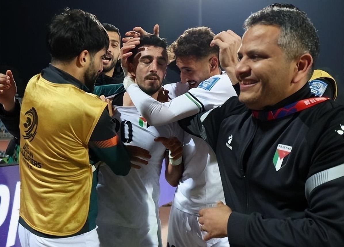 1xBit体育新闻-阿联酋球员受伤离场，对球队士气造成影响的简单介绍